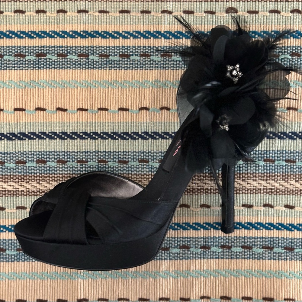 NINA 🖤 Satin Mabell Platform Heels